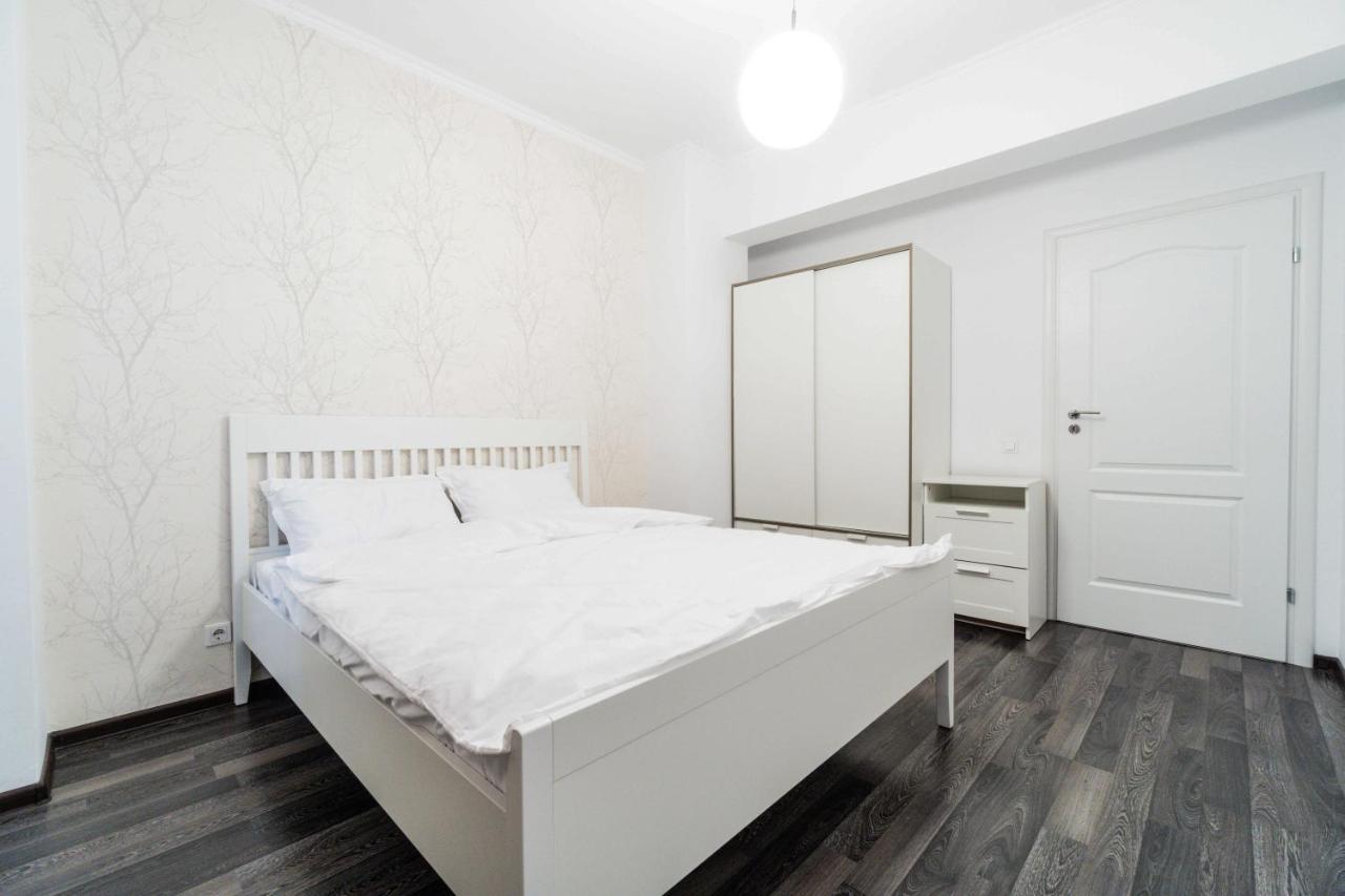 Ferienwohnung Luxury Baneasa Bukarest Exterior foto